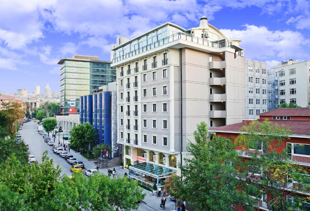 Midas Hotel