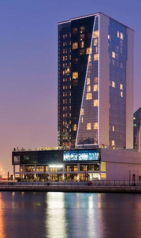 Canal Central Hotel