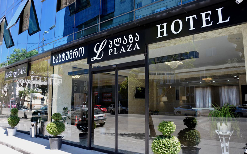 L Plaza Hotel